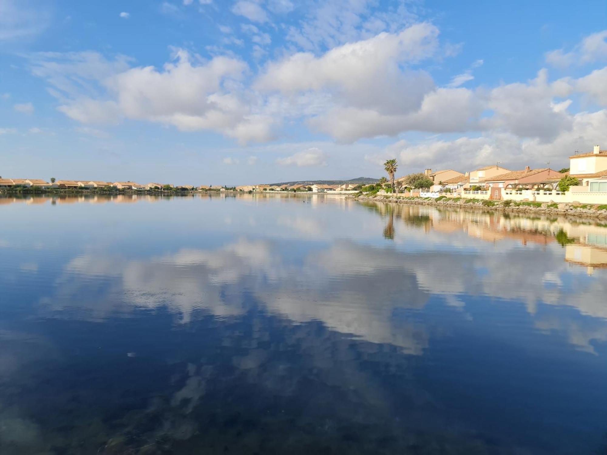 Splendide Appartement Golden House Vue Lac Et Montagne Port-la-Nouvelle Szoba fotó